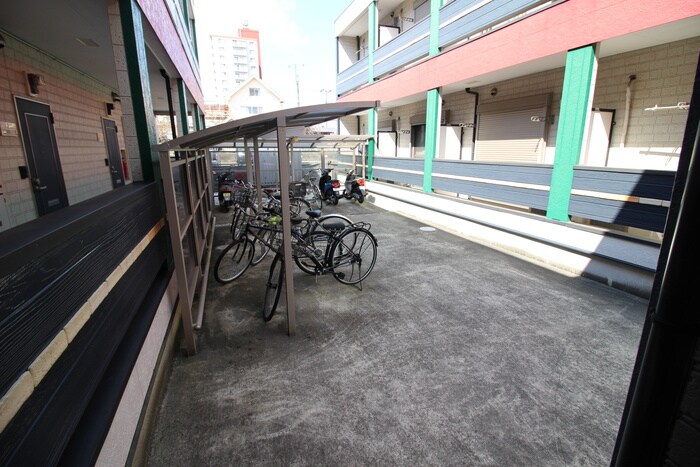 物件外観写真4　(駐車場)