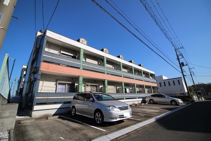 物件外観写真1　(駐車場)