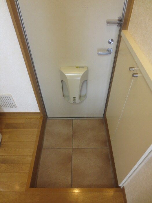 物件内観写真13　(玄関)