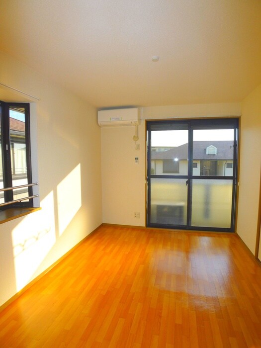 物件内観写真4　(居室)