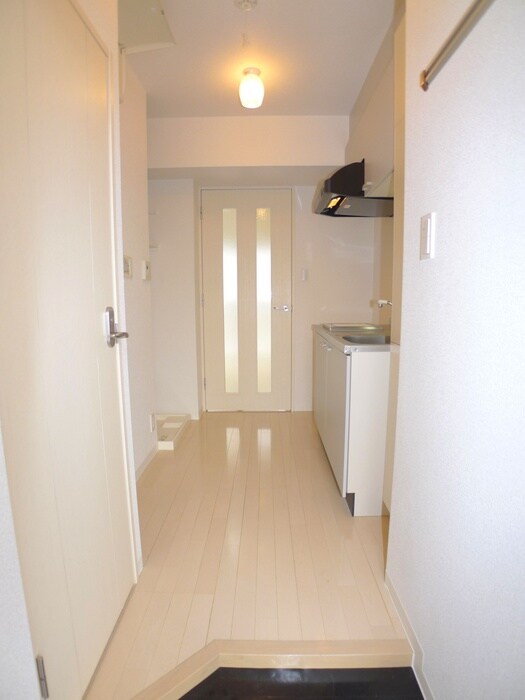 物件内観写真16　(玄関)