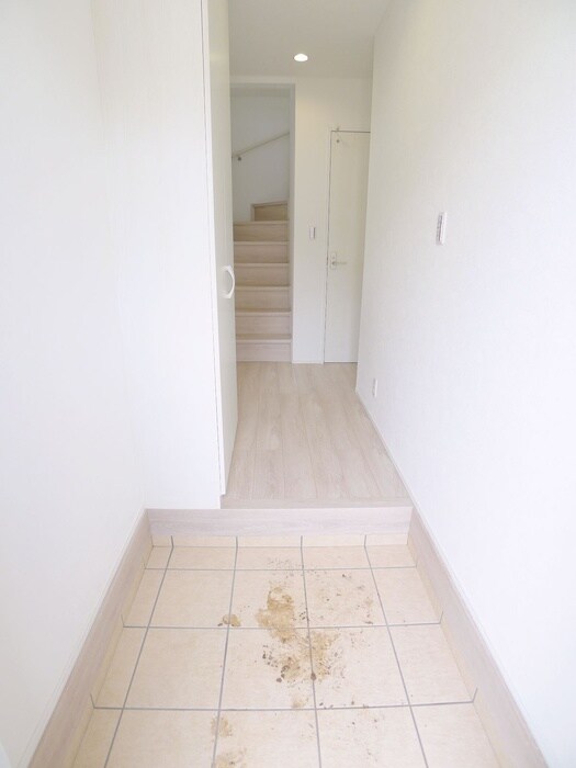 物件内観写真20　(玄関)