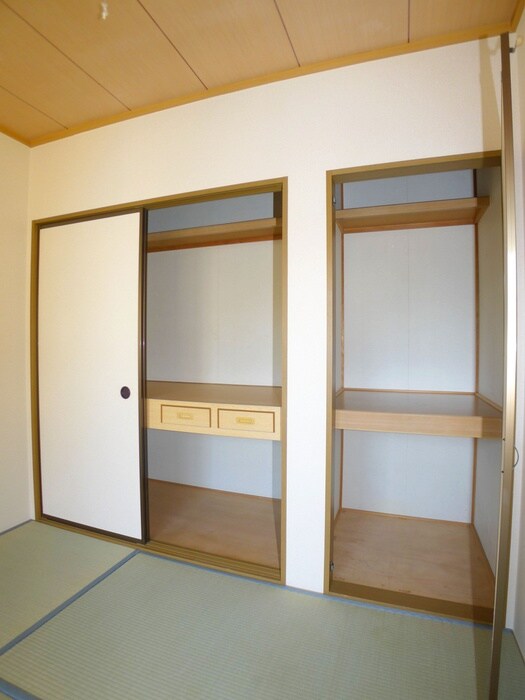 物件内観写真15　(収納)