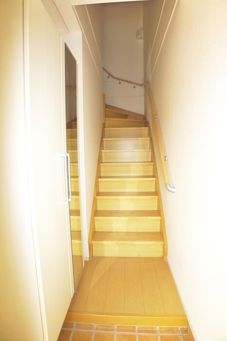 物件内観写真7　(玄関)