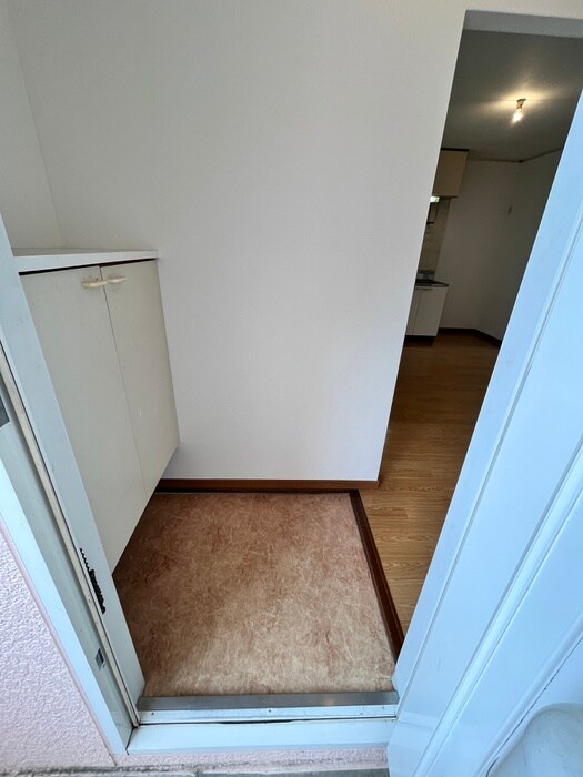 物件内観写真7　(玄関)