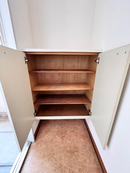 物件内観写真8　(靴箱)