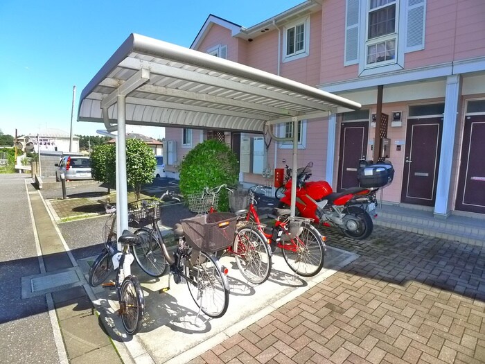 物件外観写真5　(駐輪場)