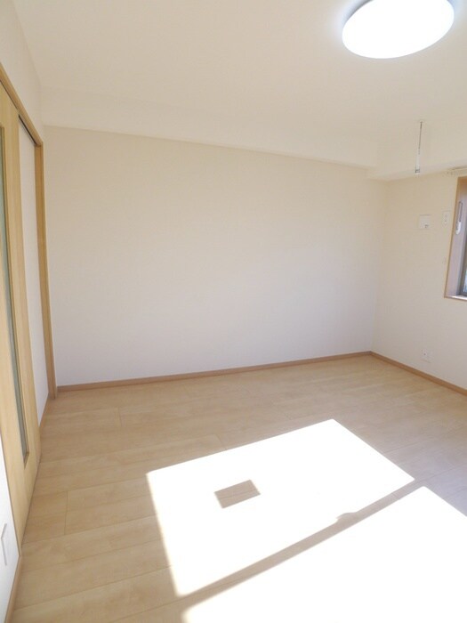 物件内観写真18　(居室)