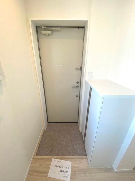 物件内観写真16　(玄関)