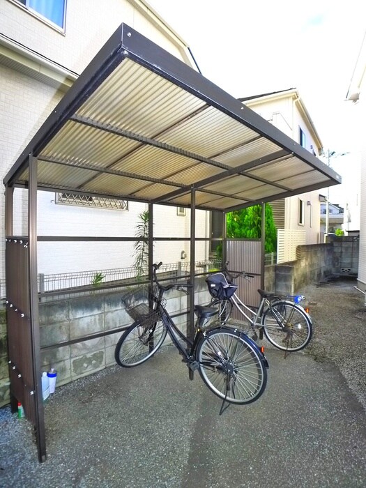 物件外観写真3　(駐輪場)