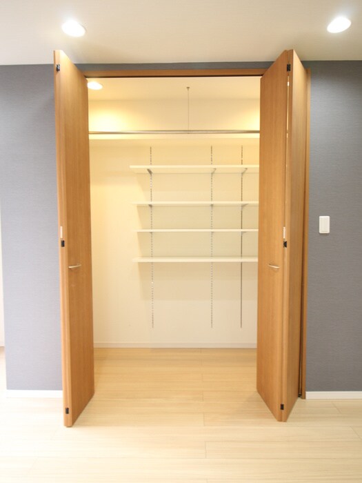 物件内観写真16　(収納)