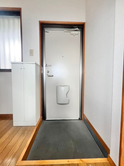 物件内観写真16　(玄関)