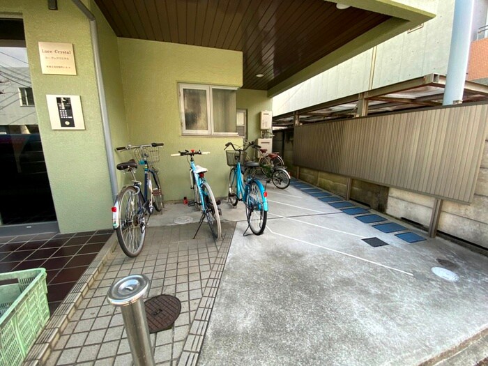物件外観写真5　(駐輪場)