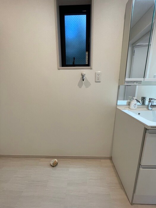 物件内観写真16　(洗濯機置場)