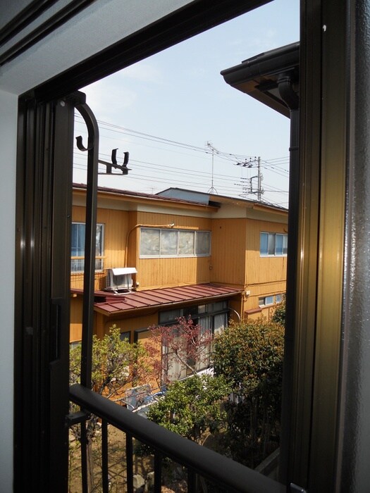 物件内観写真13　(室内からの展望)