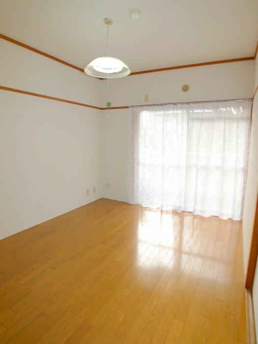 物件内観写真9　(室内からの展望)