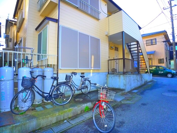 物件外観写真2　(駐輪場)