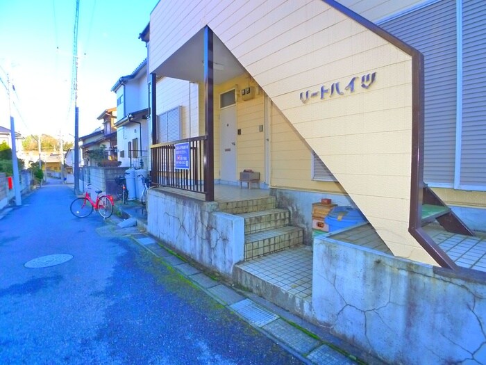 物件外観写真3　(エントランス部分)