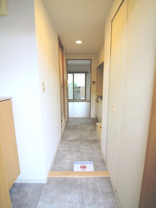 物件内観写真7　(玄関)