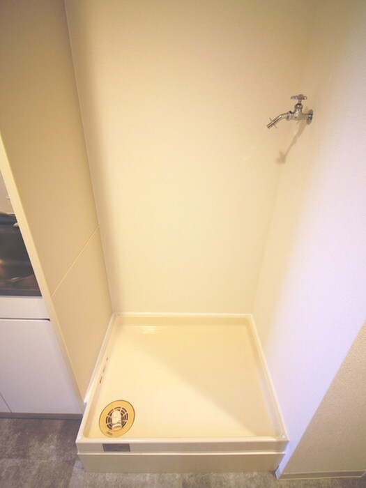 物件内観写真18　(洗濯機置場)