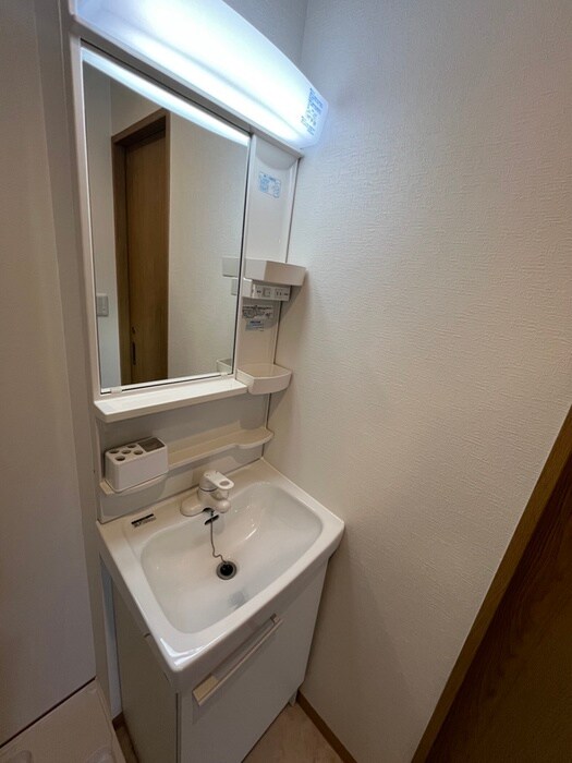 物件内観写真11　(洗面)