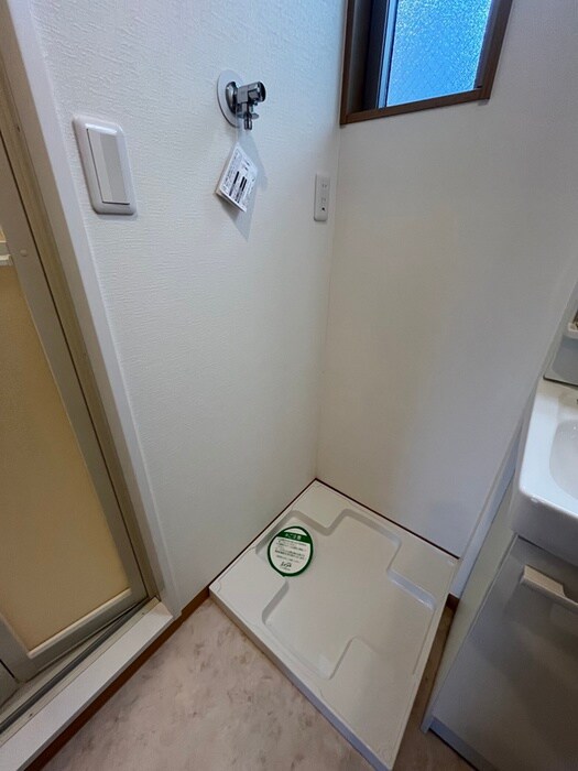 物件内観写真13　(洗濯機置場)