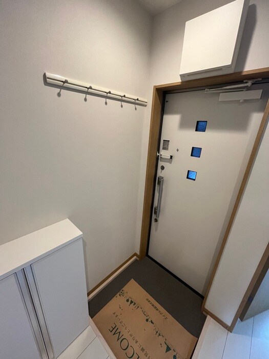 物件内観写真15　(玄関)