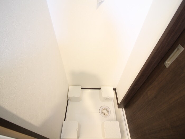 物件内観写真13　(洗濯機置場)