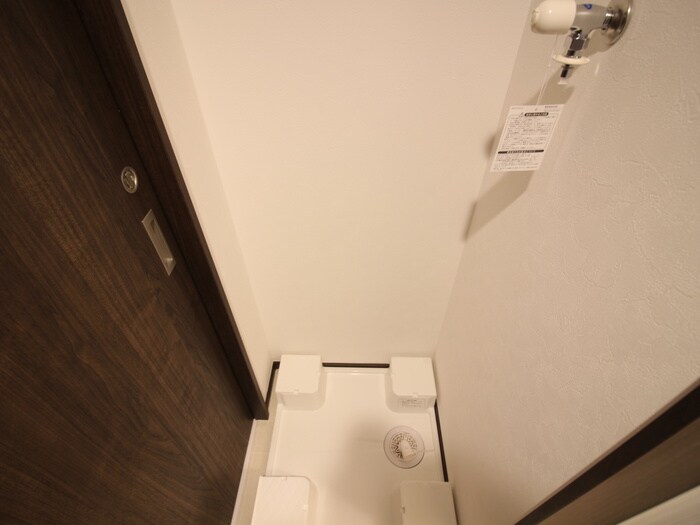 物件内観写真14　(洗濯機置場)