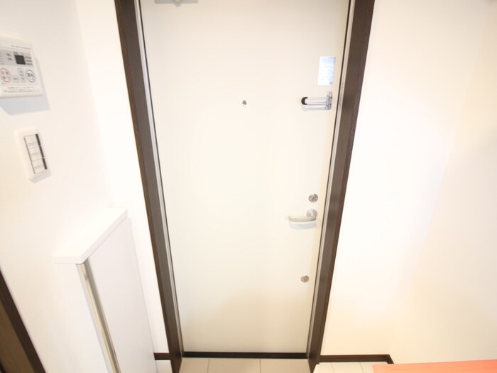 物件内観写真17　(玄関)