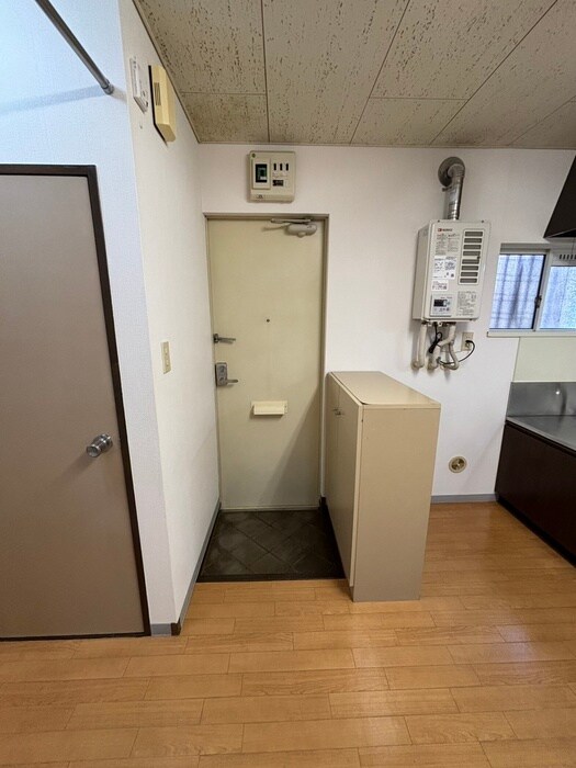物件内観写真17　(玄関)