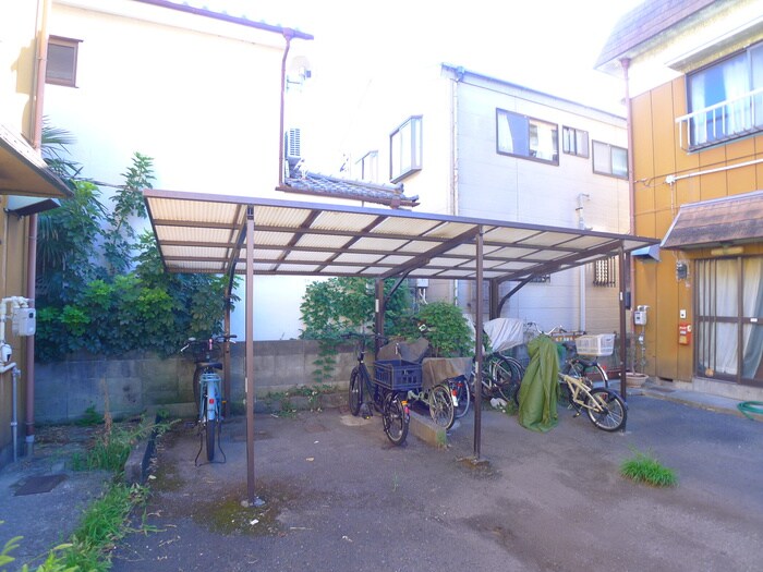 物件外観写真2　(駐輪場)