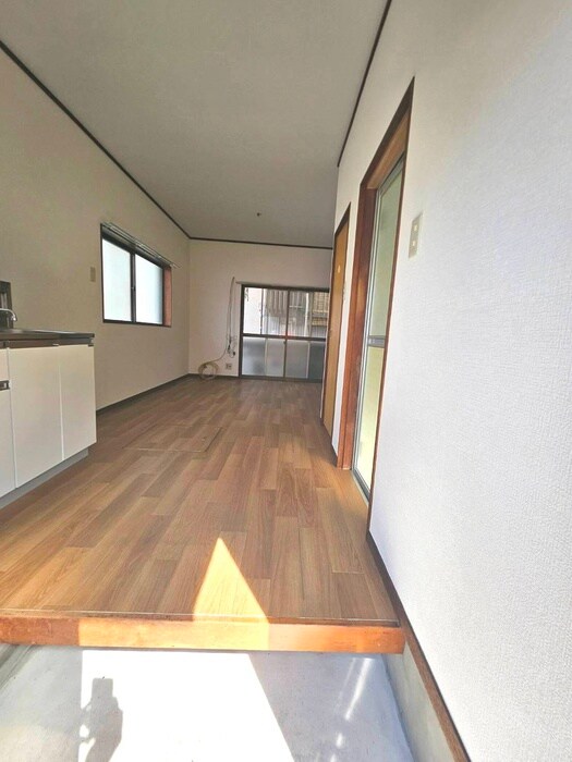 物件内観写真16　(玄関)