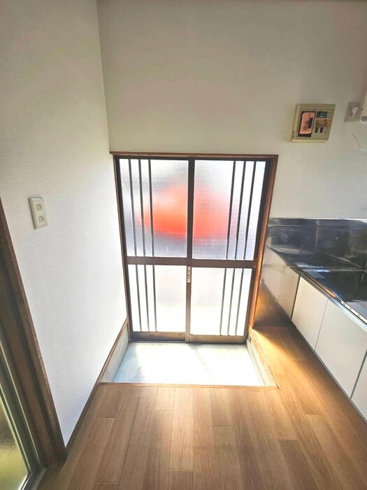 物件内観写真17　(玄関)