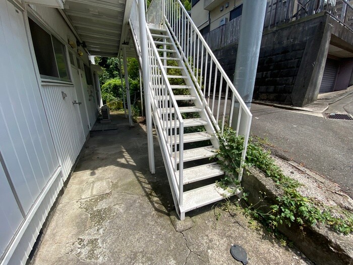 物件外観写真6　(エントランス部分)