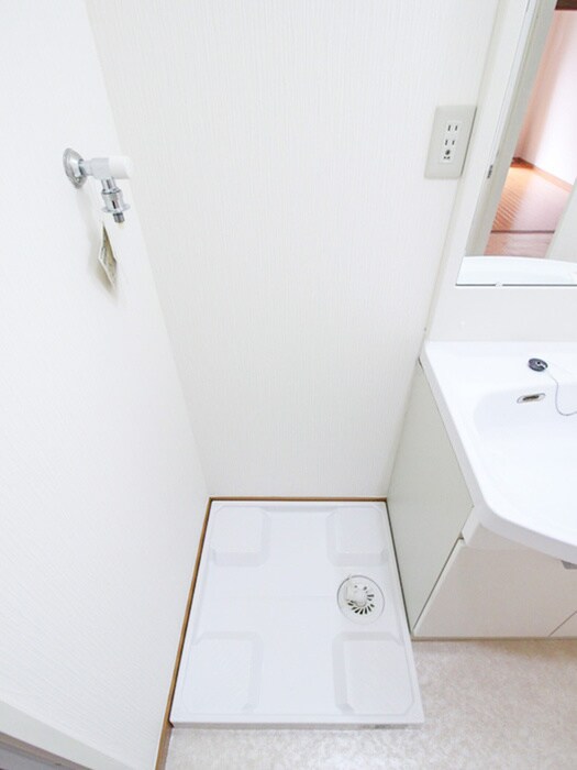 物件内観写真15　(洗濯機置場)