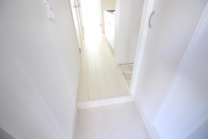 物件内観写真19　(玄関)
