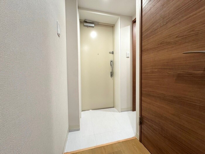 物件内観写真19　(玄関)
