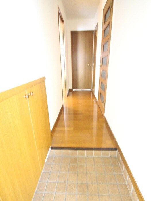 物件内観写真17　(玄関)