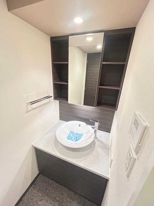 物件内観写真11　(洗面)