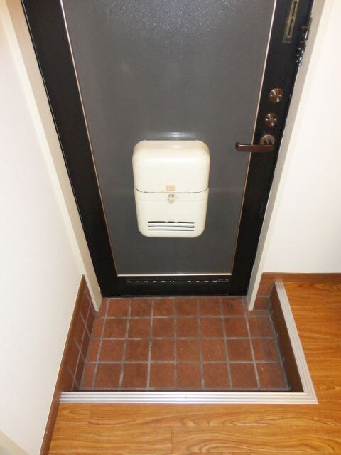 物件内観写真13　(玄関)