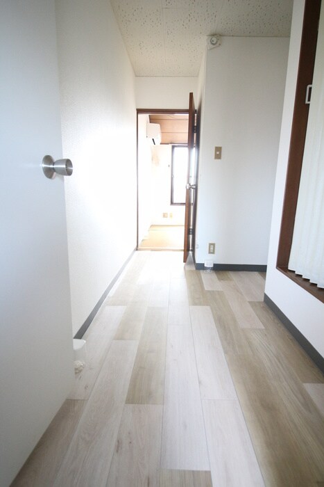 物件内観写真15　(廊下)