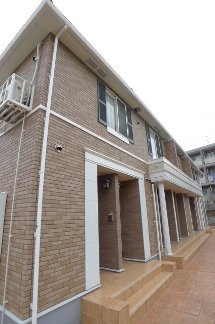 物件外観写真3　(エントランス部分)