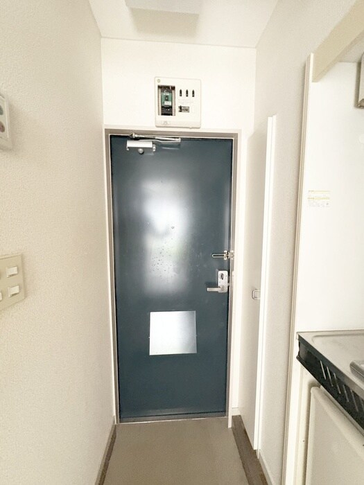 物件内観写真7　(玄関)