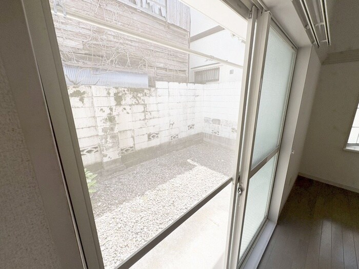 物件内観写真18　(室内からの展望)