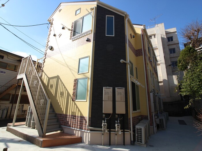 物件外観写真5　(エントランス部分)