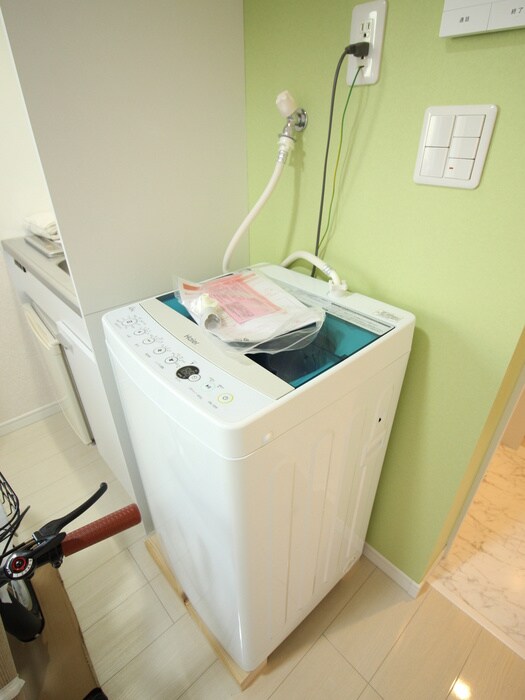 物件内観写真11　(洗濯機置場)