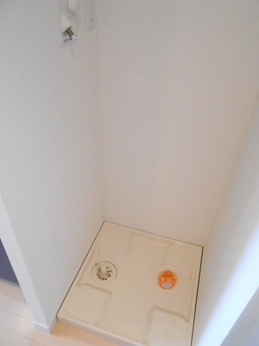 物件内観写真10　(洗濯機置場)