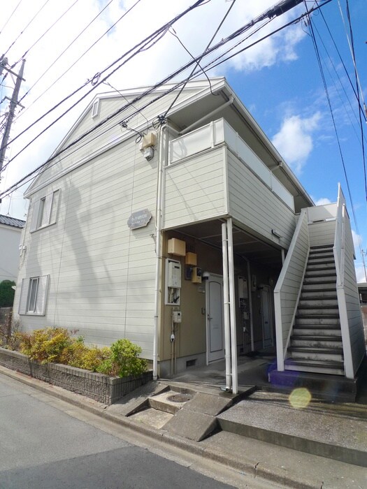 物件外観写真2　(エントランス部分)