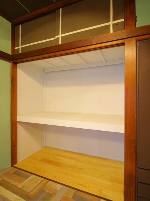 物件内観写真12　(収納)